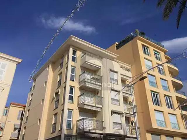 Garage vente à France métropolitaine, Menton