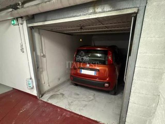 Garage vente à Nice, Menton