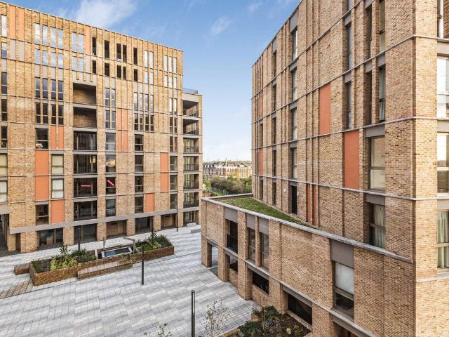 House for rent in Dollis Hill, Greater London