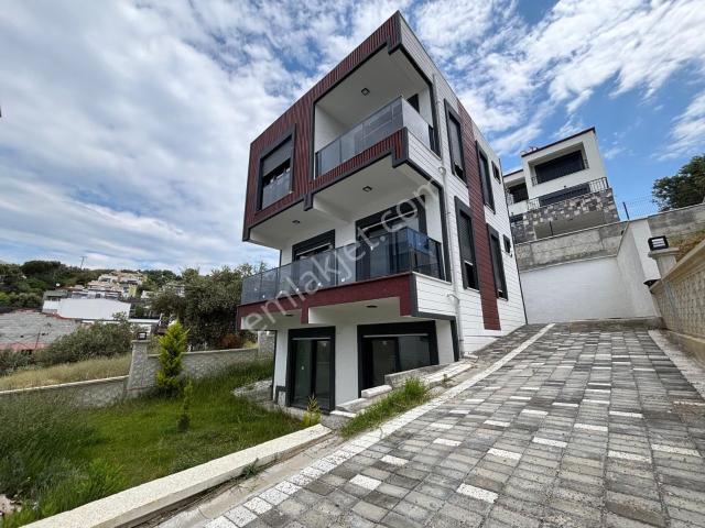 Burhaniye, Balikesir içerisinde satılık Villa