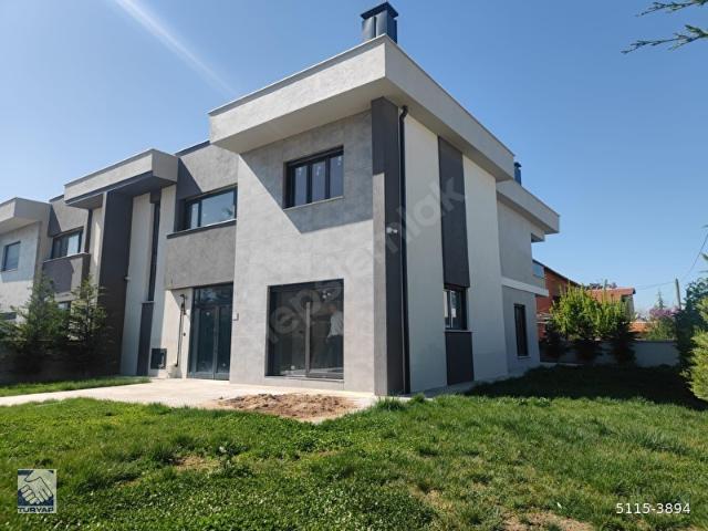 Yenişehir Mahallesi, Meram içerisinde satılık Villa