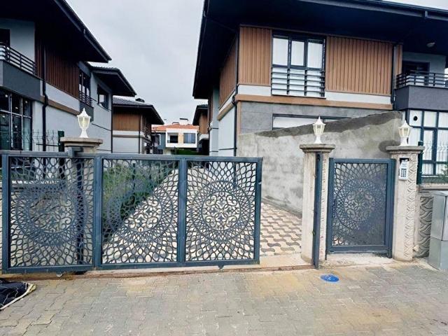 Karahüyük Mahallesi, Meram içerisinde satılık Villa