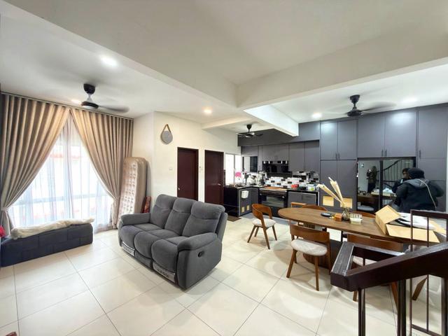 Townhouse for rent in Petaling, Subang Jaya