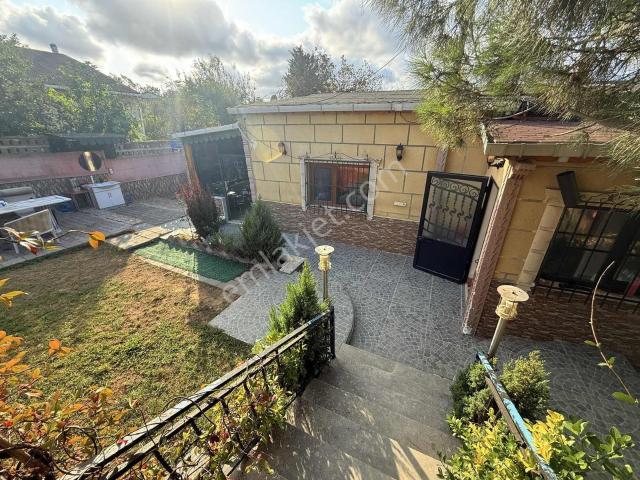 Gazi Mahallesi, Sultangazi içerisinde satılık Villa