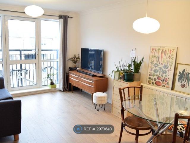 Apartment for rent in Mile End, Greater London