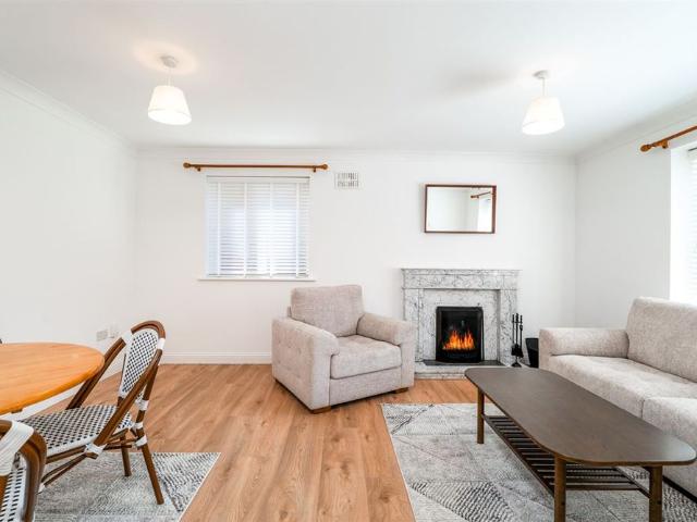 Apartment to rent in Bluebell, North Tipperary