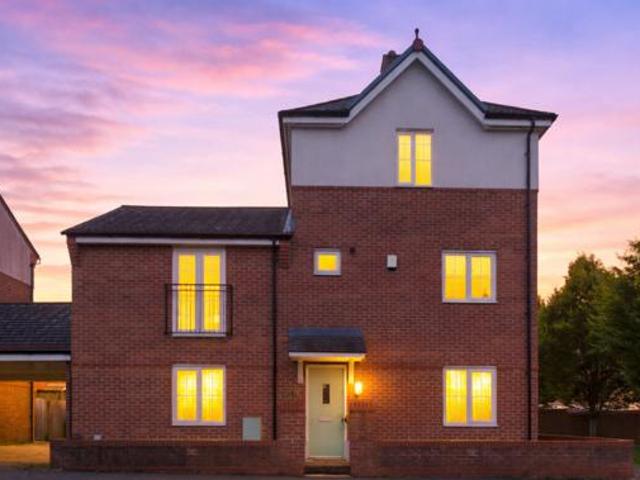 House for sale in Roby Mill, Lancashire