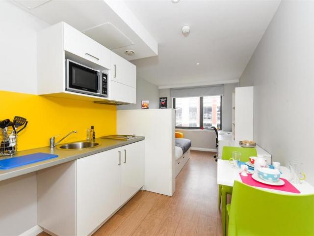 Apartment for rent in Calton, Scotland