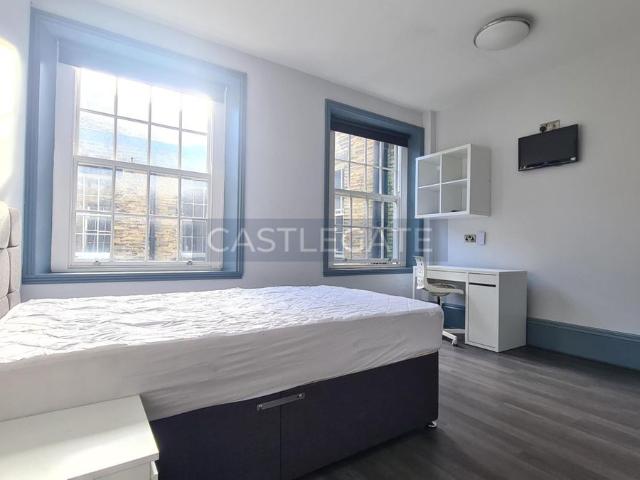 Room for rent in Highfields, Huddersfield
