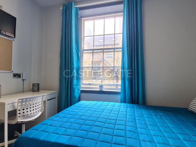 Room for rent in Highfields, Huddersfield
