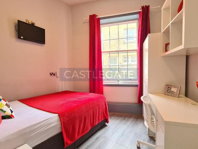 Room for rent in Highfields, Huddersfield