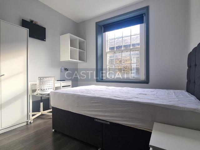 Room for rent in Highfields, Huddersfield