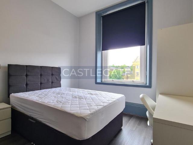 Room for rent in Highfields, Huddersfield
