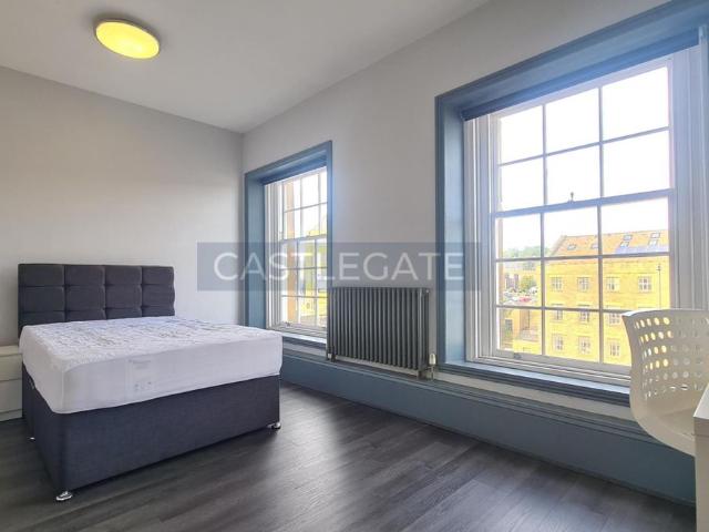 Room for rent in Highfields, Huddersfield