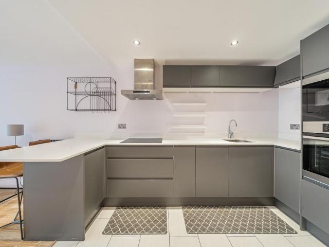 Apartment for rent in East Greenwich, Greater London