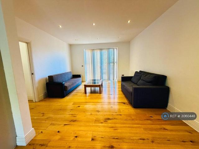 Apartment for rent in London Borough of Hounslow, Greater London