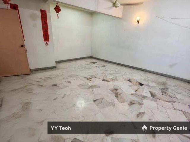 Terraced House for sale in Malaka