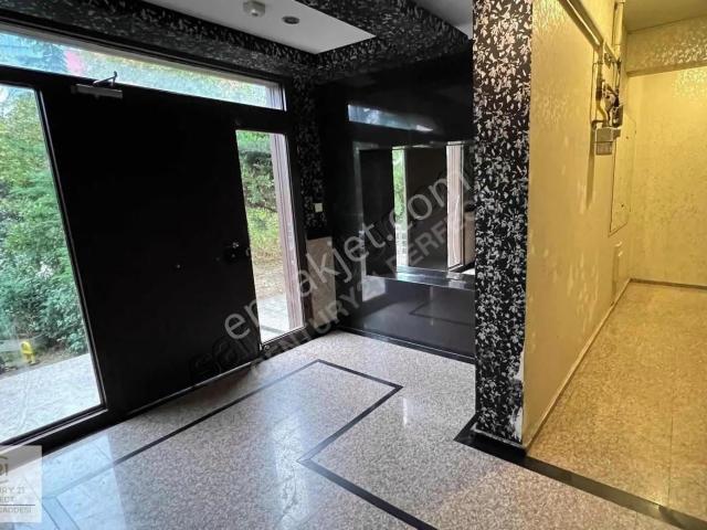 Kadiköy, İstanbul içerisinde kiralık mülk