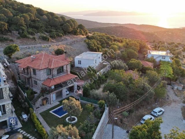 Dikili, İzmir içerisinde satılık Villa