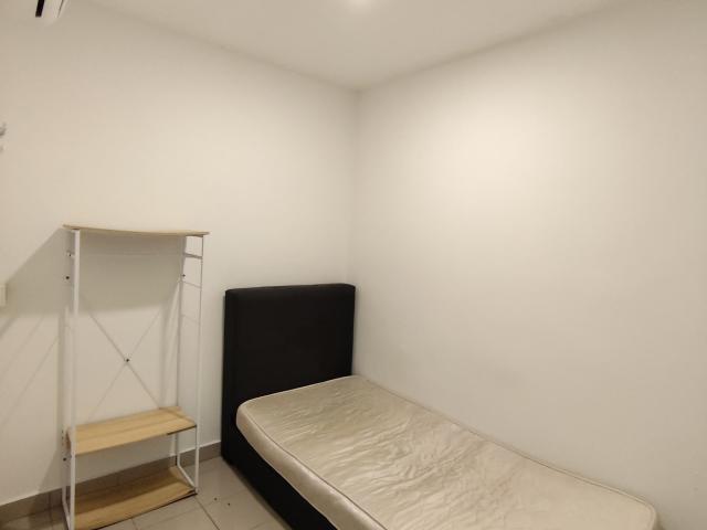 Room for rent in Petaling, Alam Impian