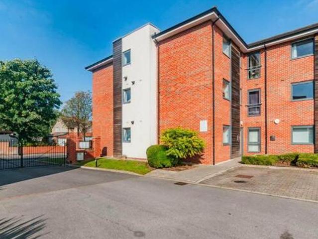 House for sale in Edenthorpe, South Yorkshire