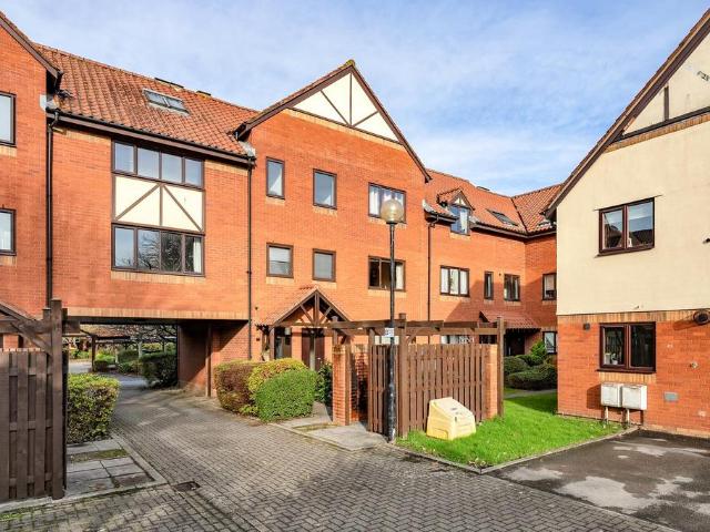 Apartment for rent in Baltic Wharf, Bristol