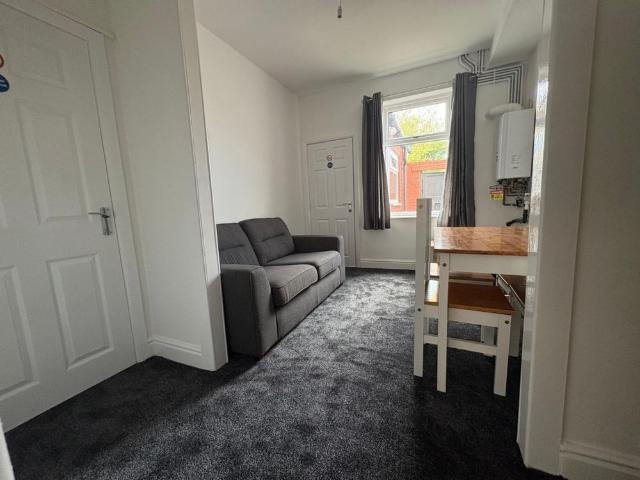 House for rent in Garston, Calderstones