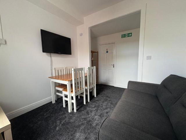 House for rent in Garston, Calderstones