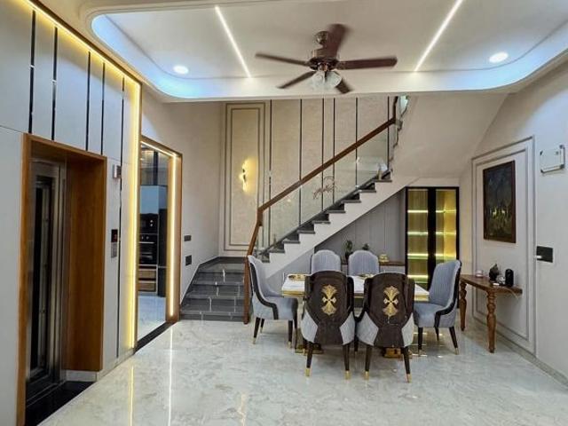 Villa for sale in Deri