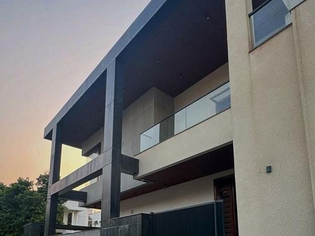 Villa for sale in Deri