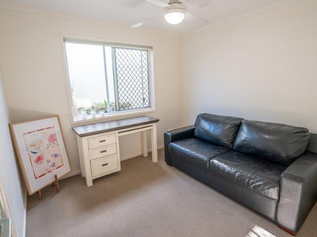 Room for rent in Kings Creek, Queensland