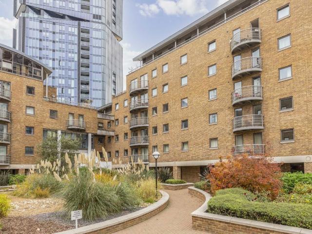 Apartment for rent in Cubitt Town, Greater London