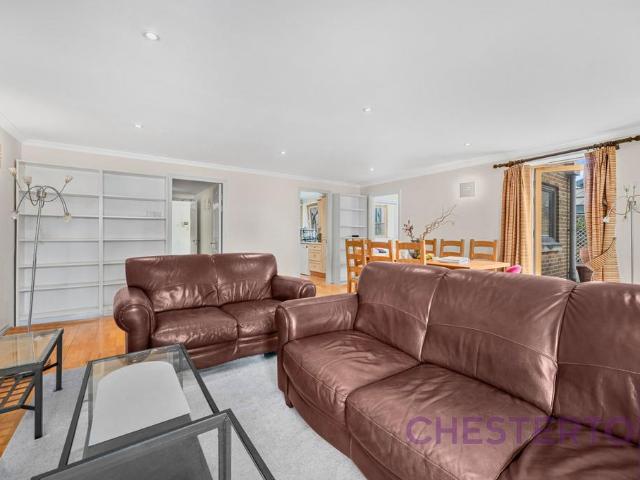 Apartment for rent in St John's Estate, Greater London