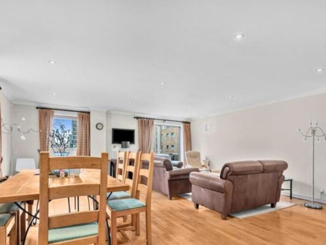 Apartment for rent in St John's Estate, Greater London