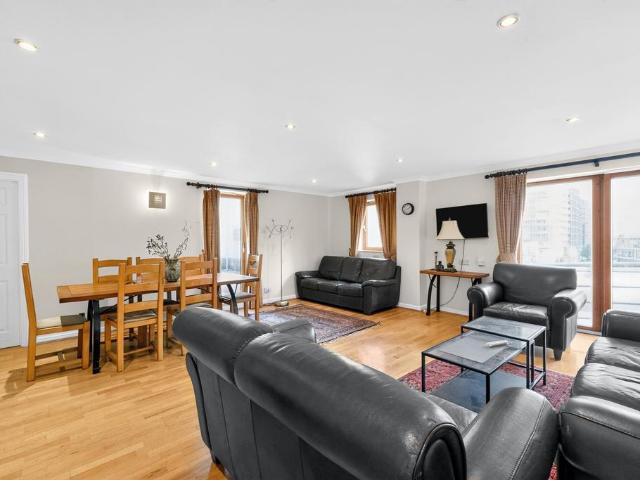Apartment for rent in Cubitt Town, Greater London