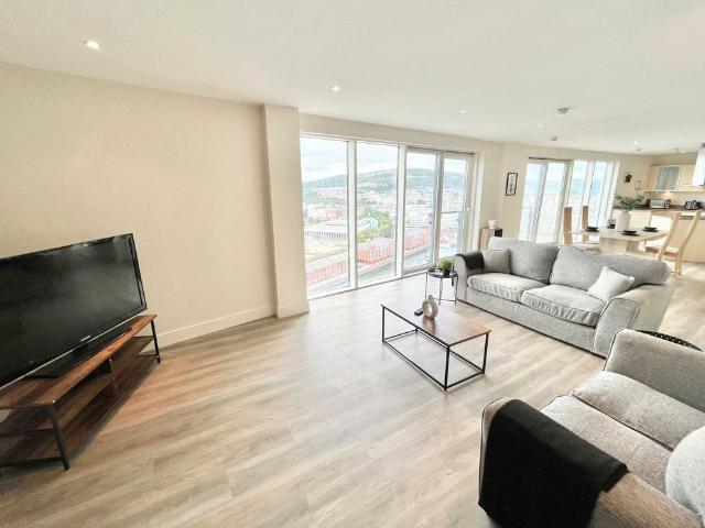 Apartment for rent in Nangreaves, Wales