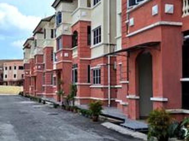 Townhouse for sale in Petaling, Damansara Damai