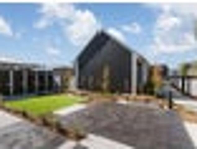 Townhouse for rent in Merivale, Canterbury