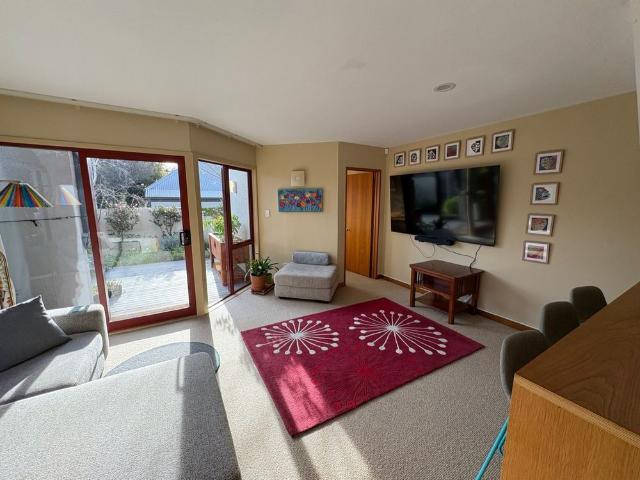 Townhouse for rent in Merivale, Canterbury