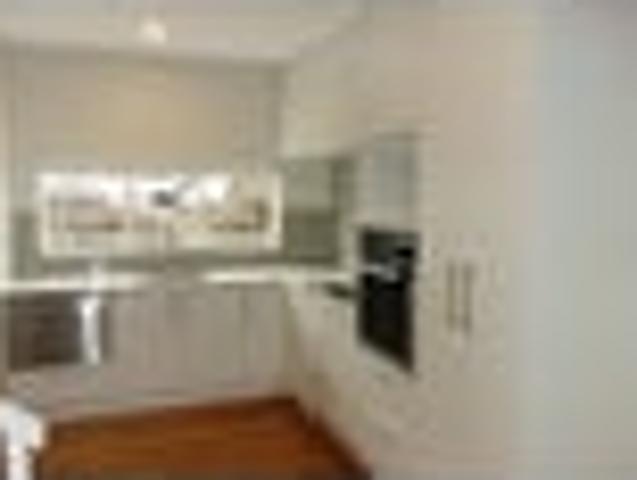 Townhouse for rent in Merivale, Canterbury
