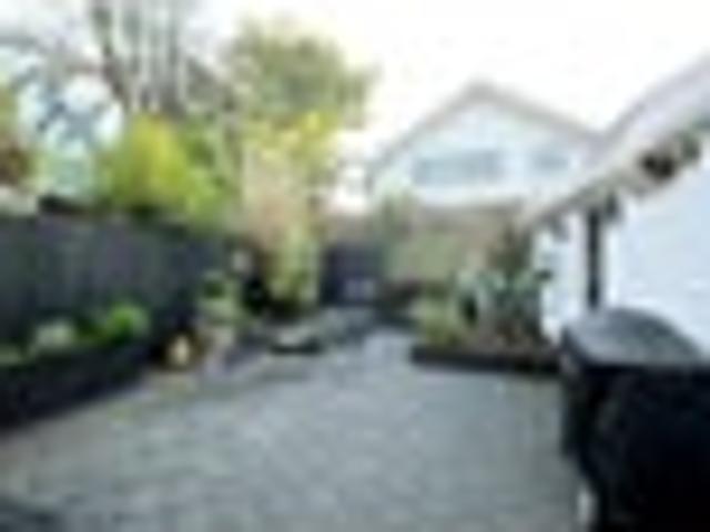 Townhouse for rent in Merivale, Canterbury
