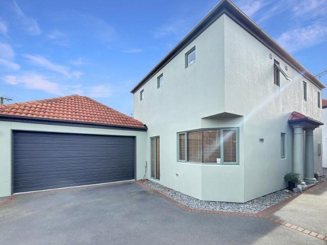 Apartment for rent in Merivale, Canterbury