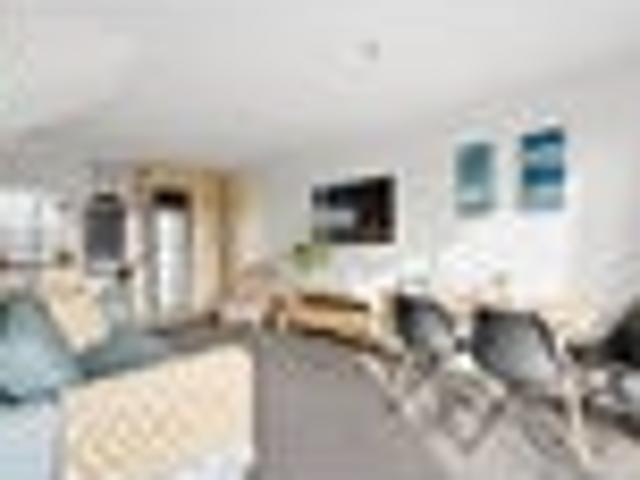 Townhouse for rent in Merivale, Canterbury
