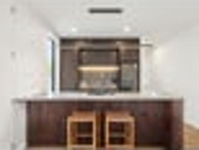 Townhouse for rent in Saint Albans, Canterbury