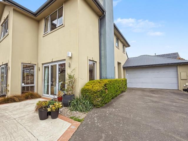 House for rent in Merivale Mall, Fendalton-Waimari-Harewood Community