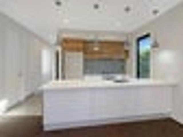 Townhouse for rent in Merivale, Canterbury