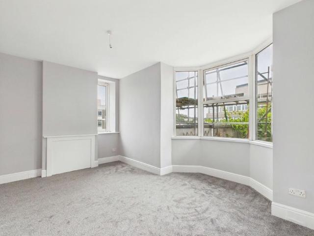 Apartment for rent in Upton, Babbacombe