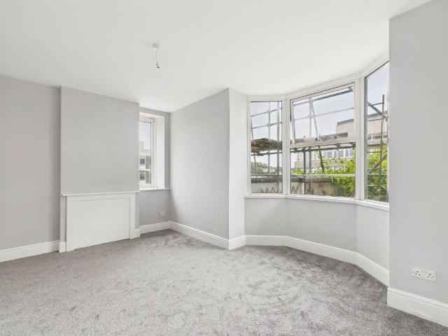 Apartment for rent in Upton, Babbacombe