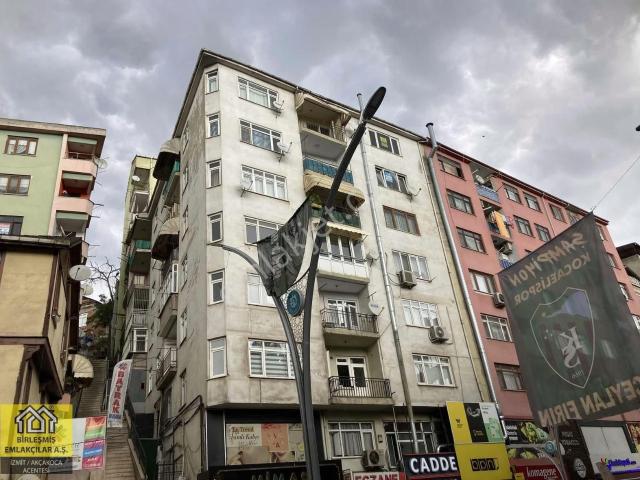 İzmit, Kocaeli içerisinde satılık mülk