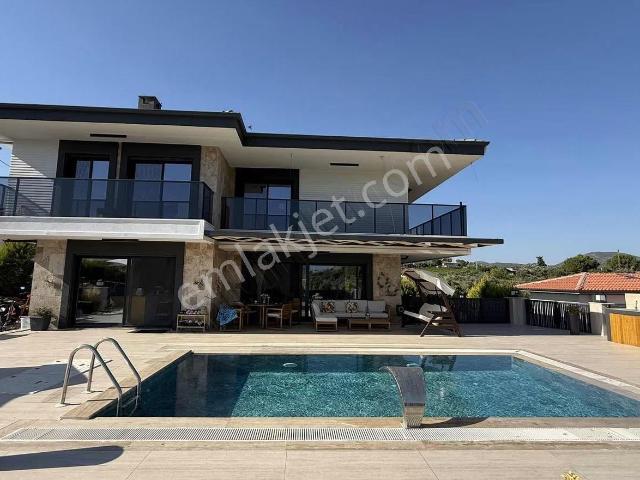 Kuşadasi, Aydin içerisinde satılık Villa